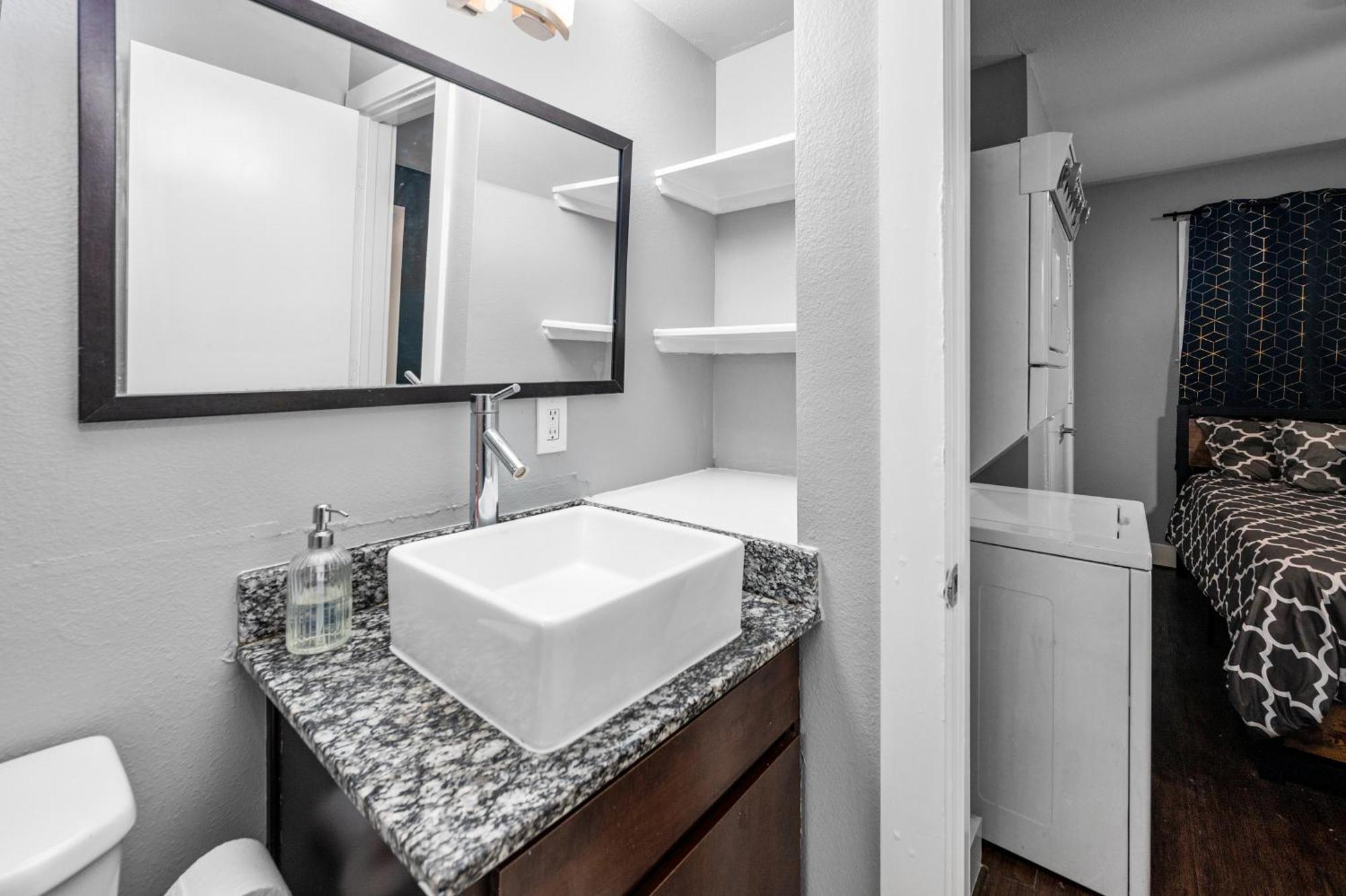 1Br Apt With Fully Equipped Kitchen Close To Major Attractions 휴스턴 외부 사진